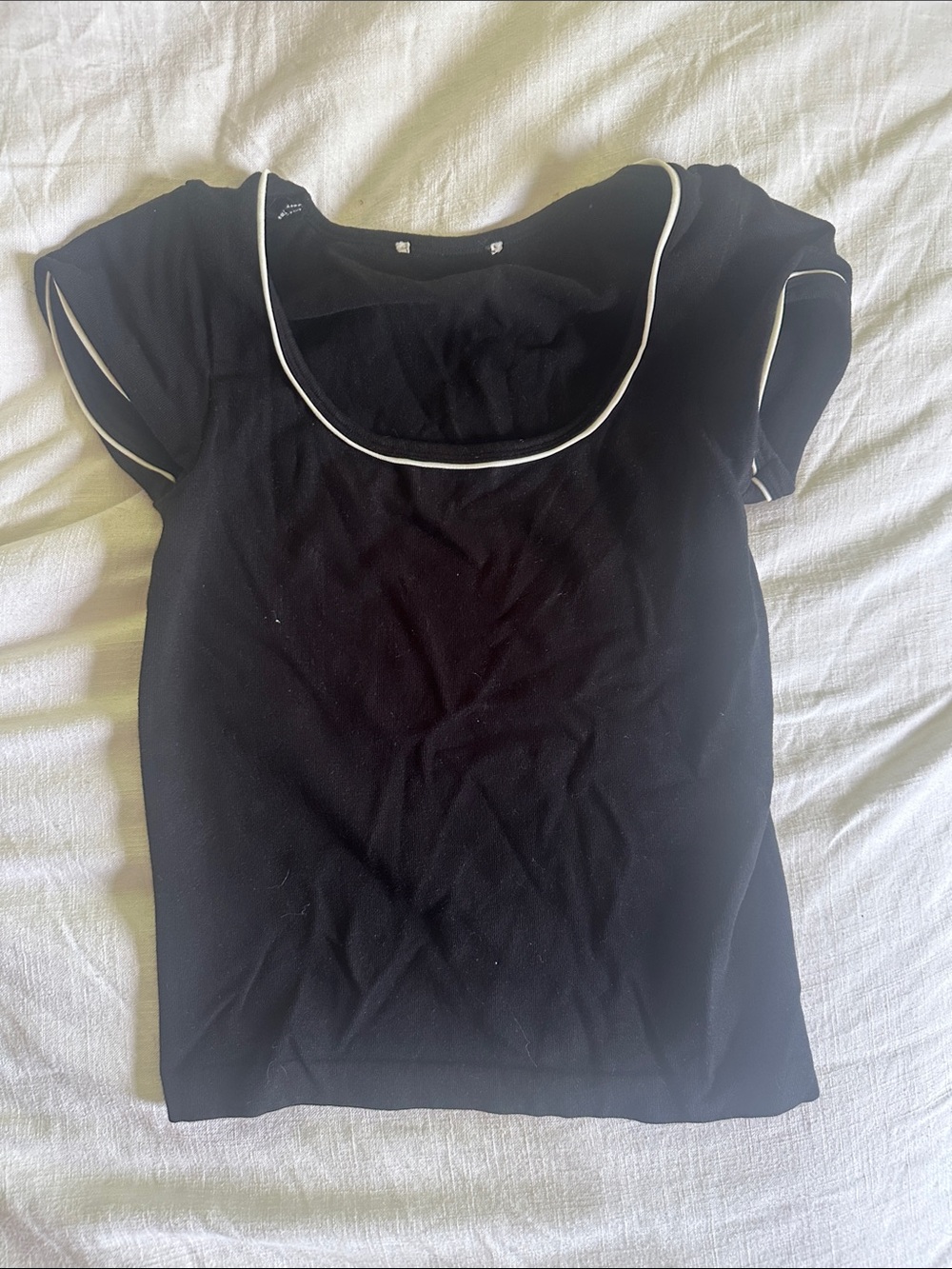 T.J.Maxx Black Short Sleeve Scoop Neck Top with White Trim